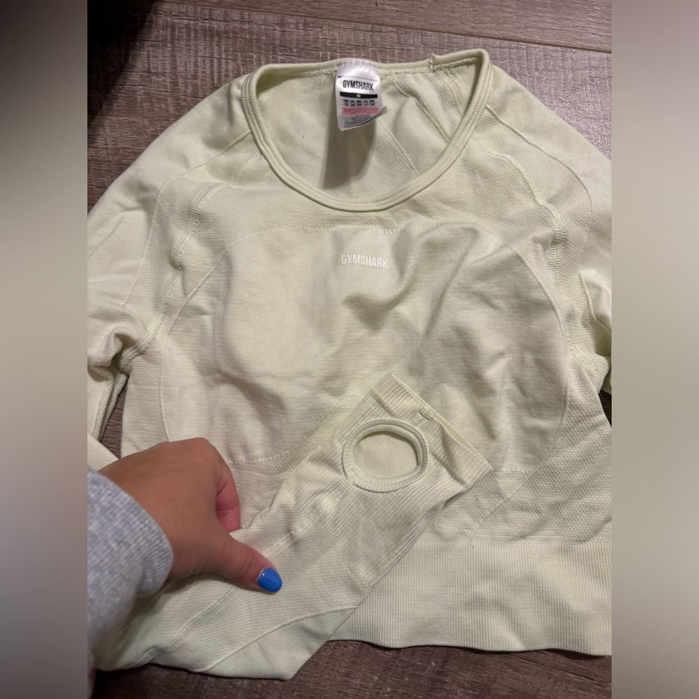 Gym shark top